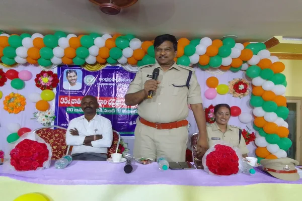 Awareness to Prevent Road Accidents: రోడ్డు ప్రమాదాల నివారణకై అవగాహన