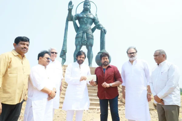 Chiranjeevi Blesses Janasenani